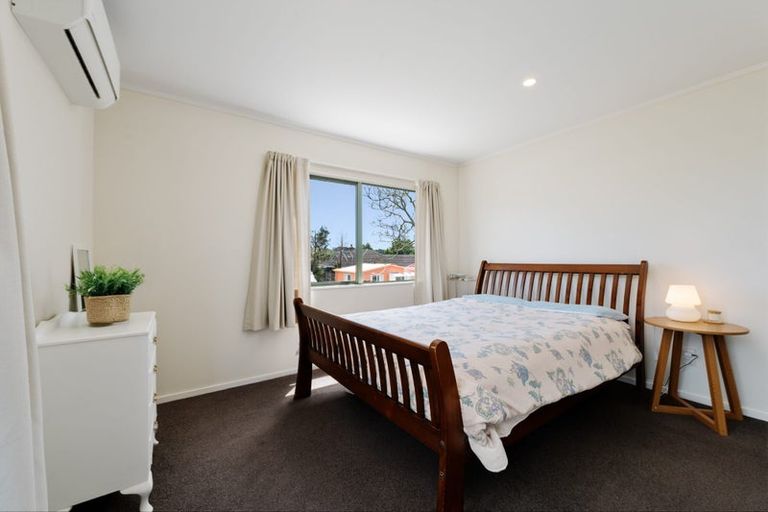 Photo of property in 33 Woodford Avenue, Henderson, Auckland, 0610