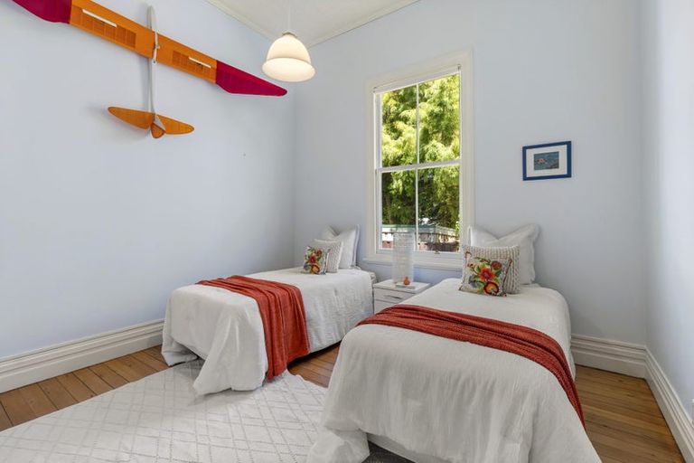 Photo of property in 5 Mozeley Avenue, Devonport, Auckland, 0624