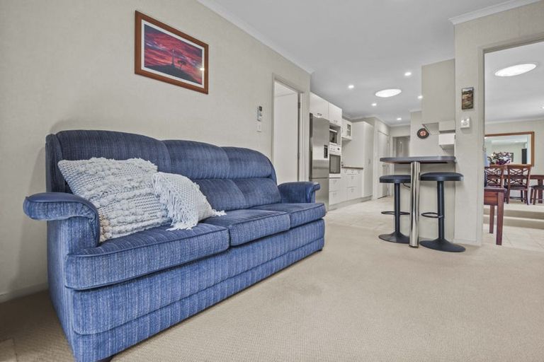 Photo of property in 8 Jelas Road, Red Beach, 0932