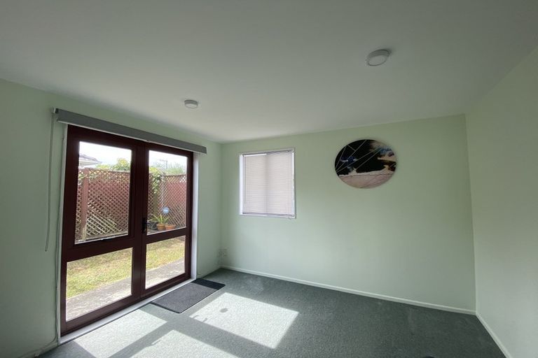 Photo of property in 14 Strid Road, Te Atatu South, Auckland, 0610