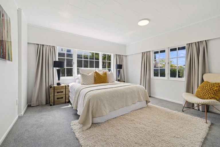 Photo of property in 24 Salem Place, Torbay, Auckland, 0630