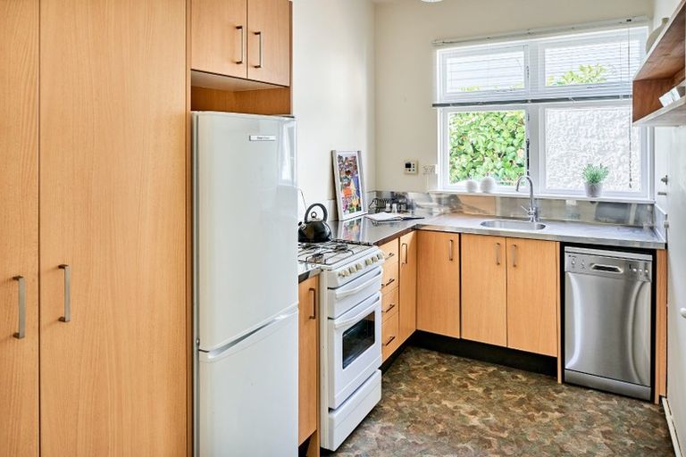 Photo of property in 3/1 Rixon Grove, Mount Victoria, Wellington, 6011