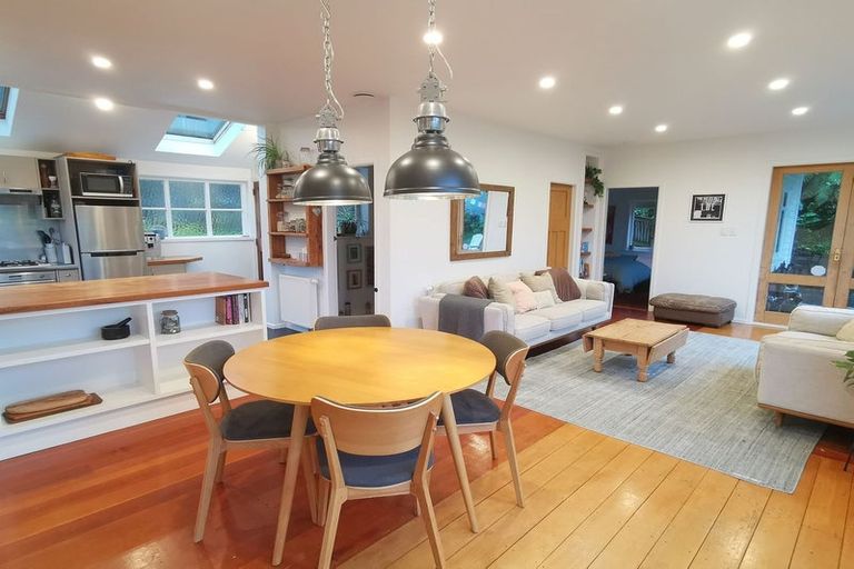 Photo of property in 100 Farnham Street, Mornington, Wellington, 6021