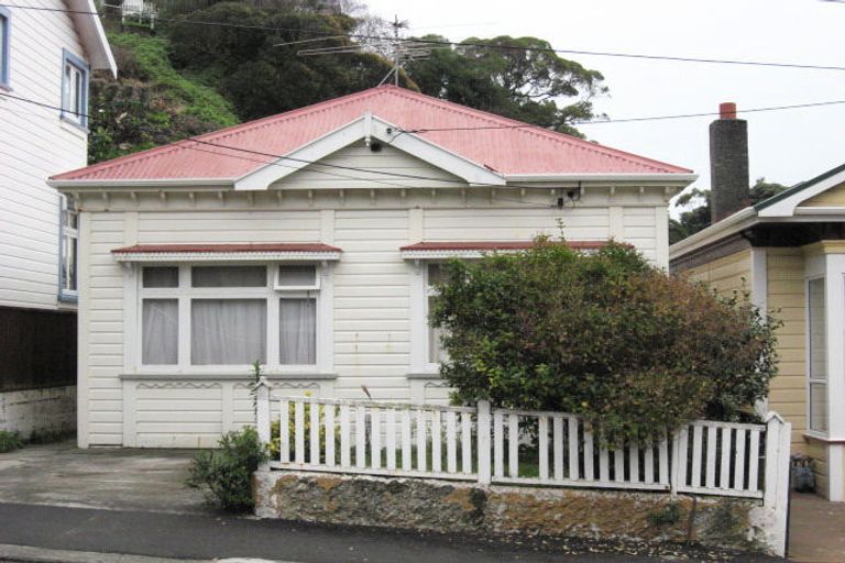 Photo of property in 16 Duncan Terrace, Kilbirnie, Wellington, 6022
