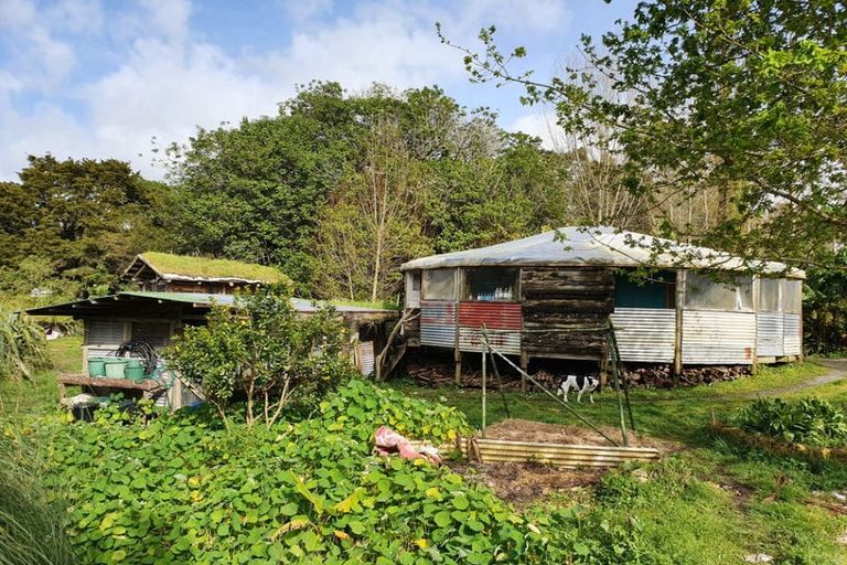 Photo of property in 4 Te Pahi River Drive, Paparoa, Maungaturoto, 0583