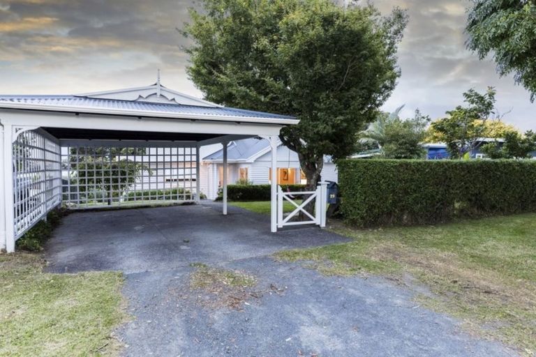 Photo of property in 79 Ferry Parade, Herald Island, Auckland, 0618