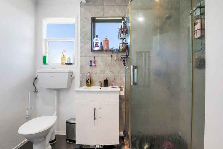 Photo of property in 311 Roscommon Road, Clendon Park, Auckland, 2103