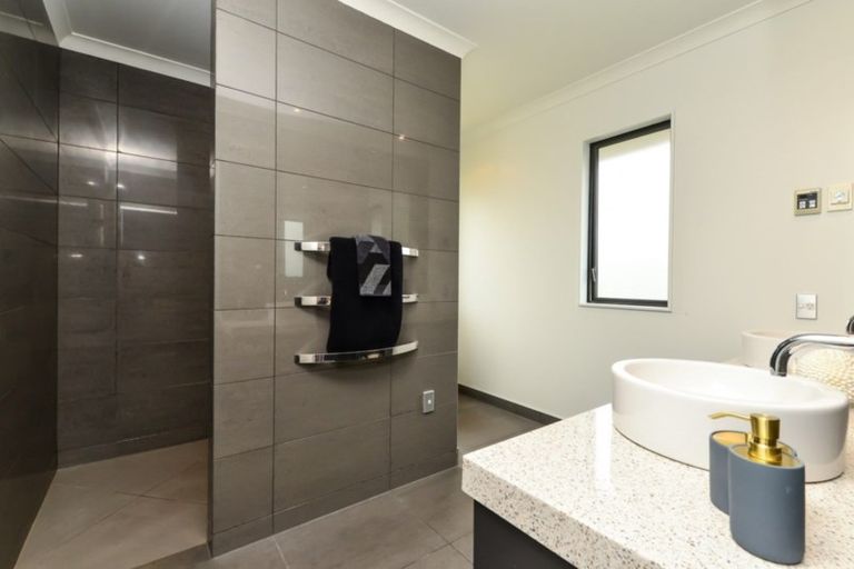 Photo of property in 2 Durham Heights, Flagstaff, Hamilton, 3210