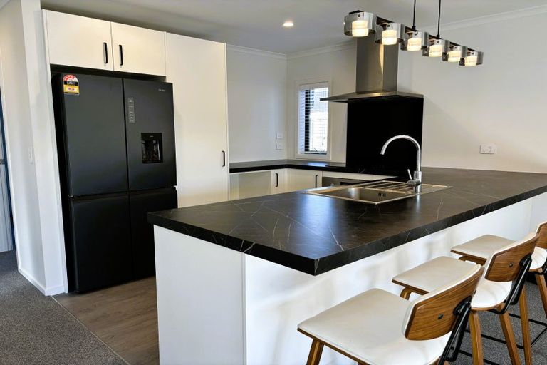 Photo of property in 2/19 Greta Street, Glenview, Hamilton, 3206