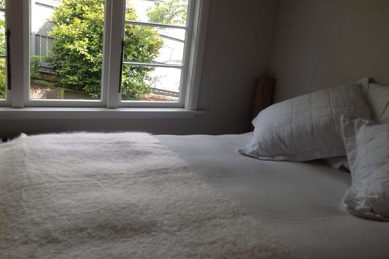 Photo of property in 69 Moncks Spur Road, Redcliffs, Christchurch, 8081