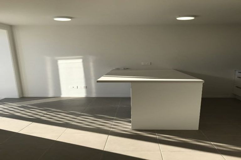 Photo of property in 1/53 Seaview Road, Glenfield, Auckland, 0629