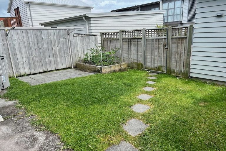Photo of property in 94 Hobsonville Point Road, Hobsonville, Auckland, 0616