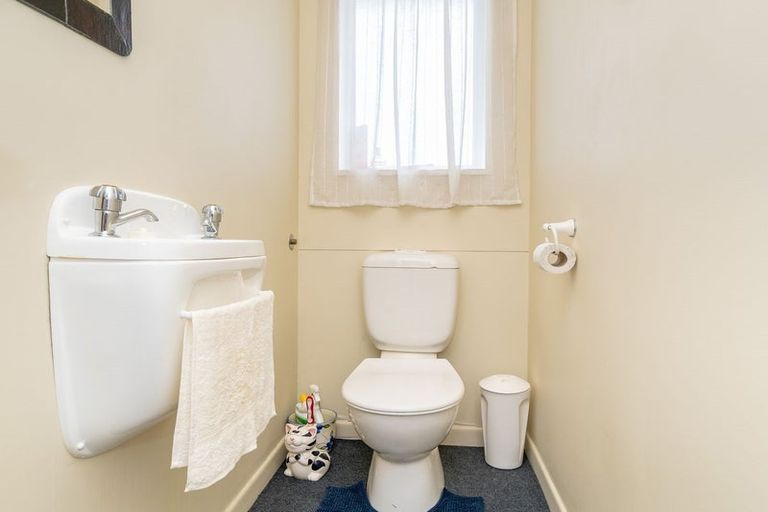 Photo of property in 14 Winston Place, Kew, Dunedin, 9012