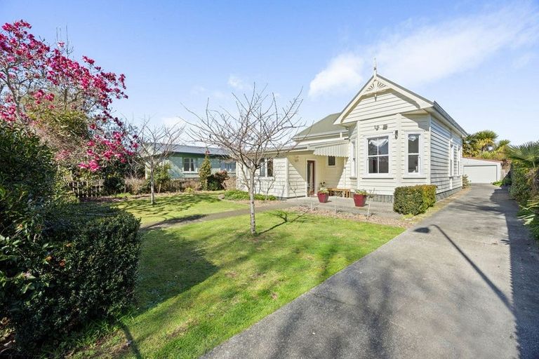 Photo of property in 31 Clare Street, Cambridge, 3434