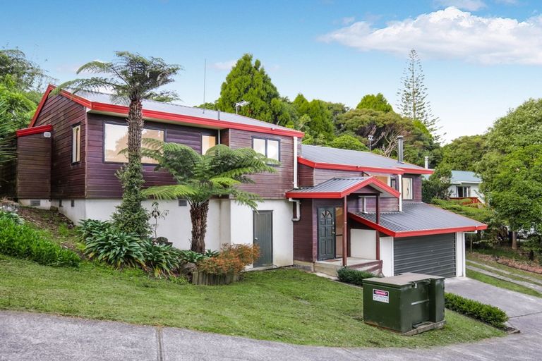 Photo of property in 22 Darcy Place, Massey, Auckland, 0614