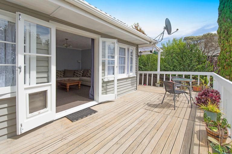 Photo of property in 1/680 Whangaparaoa Road, Stanmore Bay, Whangaparaoa, 0932