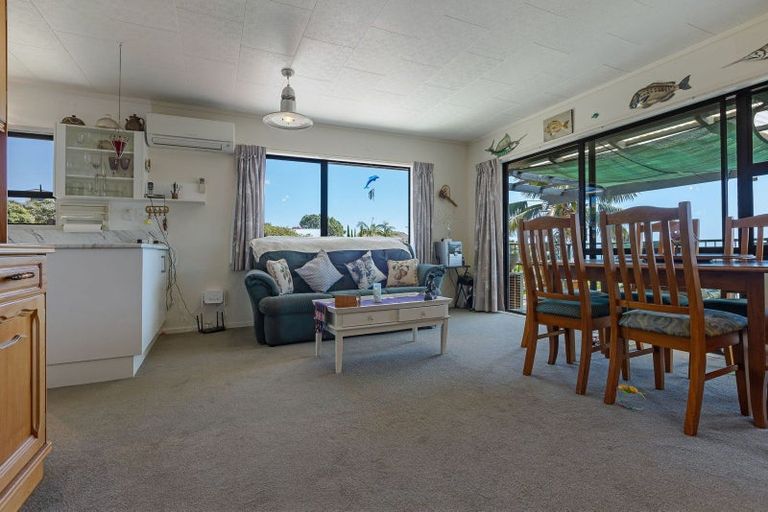 Photo of property in 54 Stratford Drive, Cable Bay, 0420