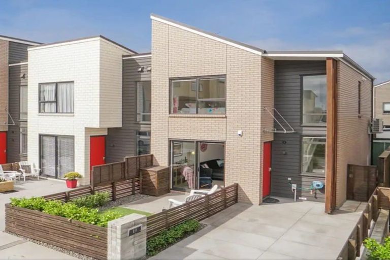 Photo of property in 27 Saltmarsh Road, Hobsonville, Auckland, 0616