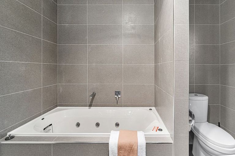 Photo of property in 30 Schnapper Rock Road, Schnapper Rock, Auckland, 0632