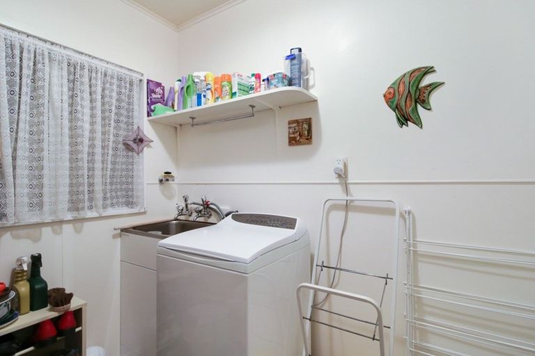 Photo of property in 27 Koputara Road, Himatangi Beach, Foxton, 4891