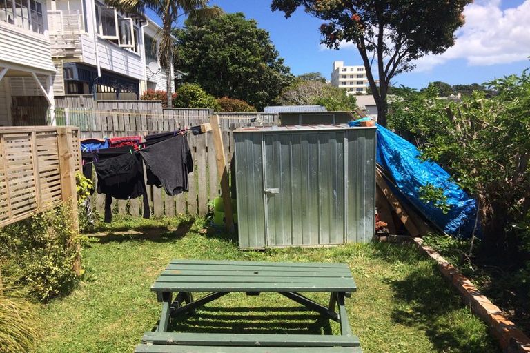 Photo of property in 20 Scarborough Terrace, Mount Victoria, Wellington, 6011