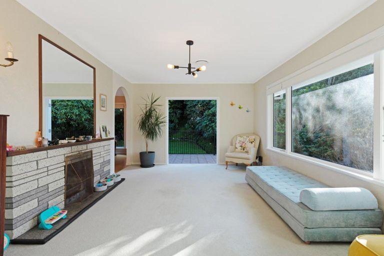 Photo of property in 48 Homewood Crescent, Karori, Wellington, 6012