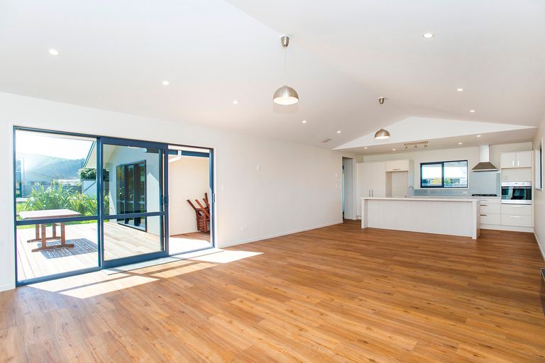 Photo of property in 14 Tuamotu Park, Wainui, Gisborne, 4010