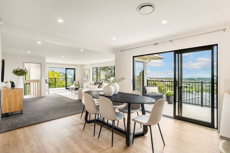 Photo of property in 15 Mcdowell Crescent, Hillcrest, Auckland, 0627