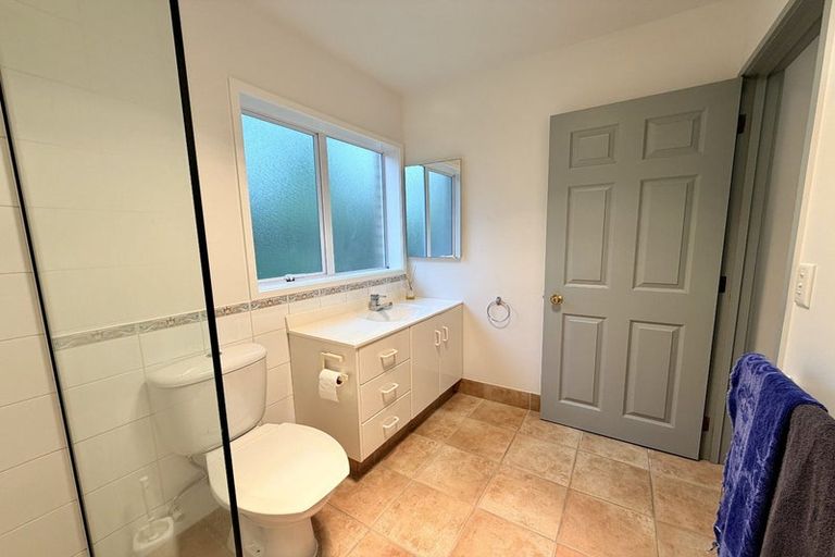 Photo of property in 2/30 Princes Street, Northcote Point, Auckland, 0627