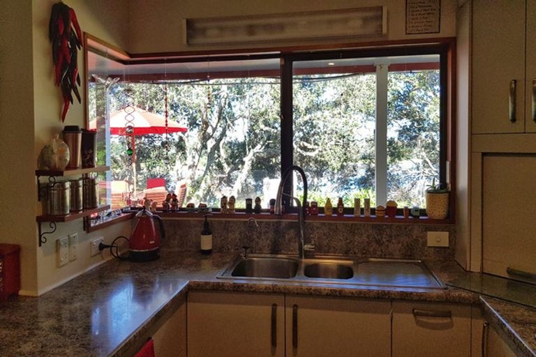 Photo of property in 28 Pohutukawa Drive, Athenree, Katikati, 3177