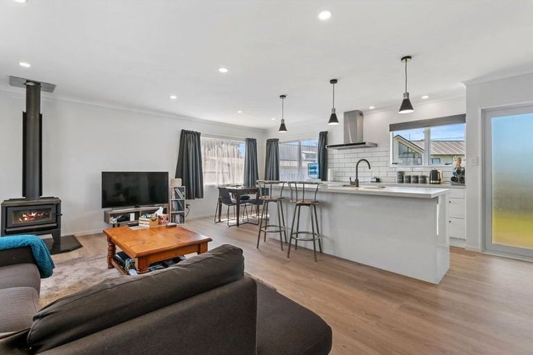 Photo of property in 14b Pohutukawa Drive, Owhata, Rotorua, 3010