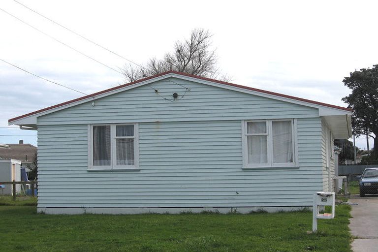 Photo of property in 25 Matipo Street, Castlecliff, Whanganui, 4501