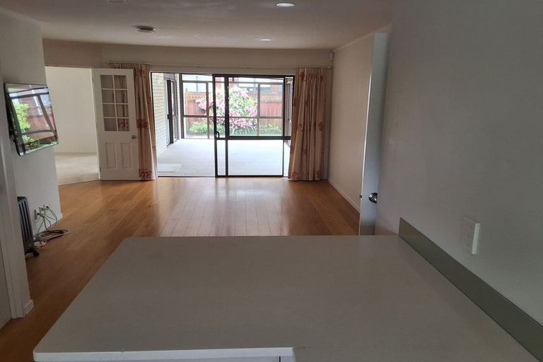 Photo of property in 53 Golfland Drive, Golflands, Auckland, 2013