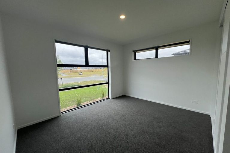 Photo of property in 25 Bill Hammond Drive, Belfast, 8051