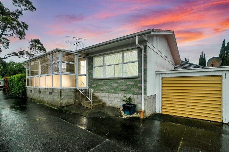 Photo of property in 1/42 Chartwell Avenue, Glenfield, Auckland, 0629