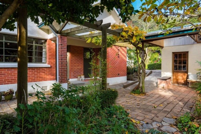 Photo of property in 18 Newgate Street, Picton, 7220