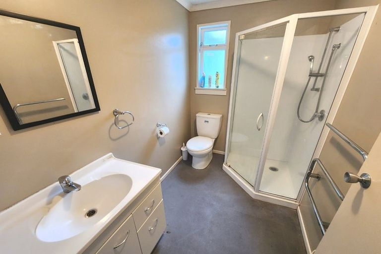 Photo of property in 1a Clinton Way, Kingston, Wellington, 6021