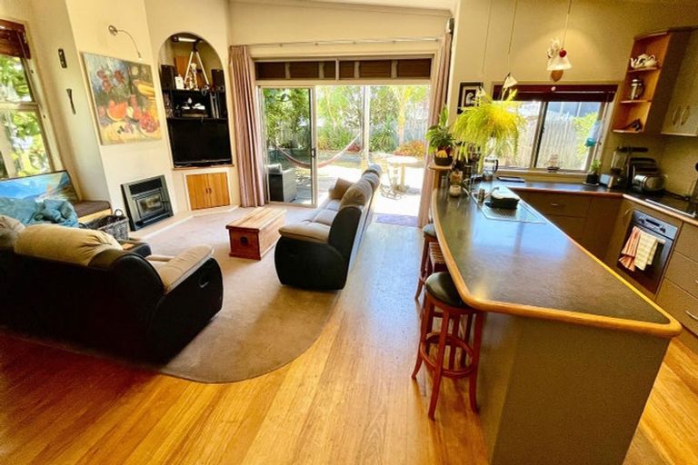 Photo of property in 14 Surfside Lane, Ruakaka, 0116