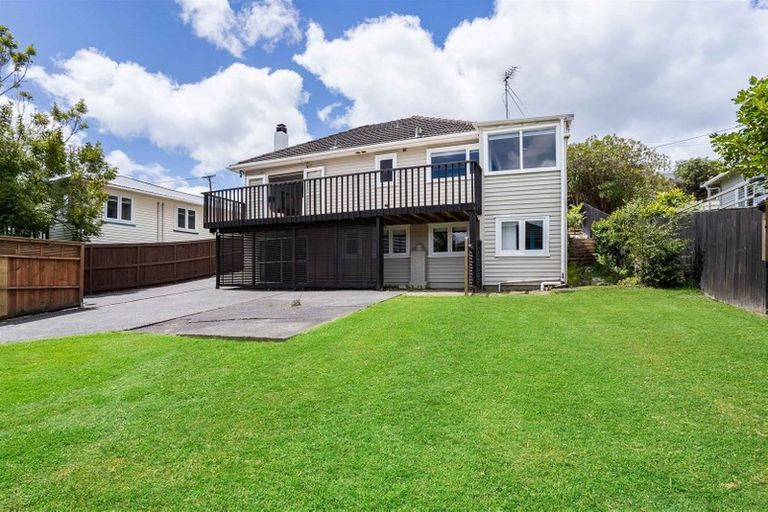 Photo of property in 1/40 Carlisle Road, Browns Bay, Auckland, 0630