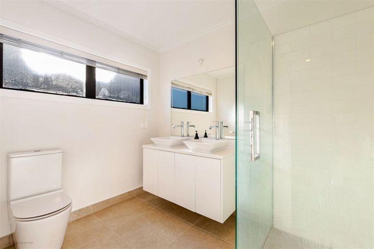 Photo of property in 6 Sacred Kingfisher Road, Hobsonville, Auckland, 0616