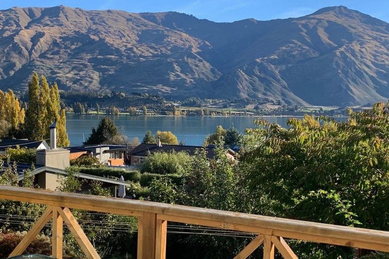 Photo of property in 50 Beacon Point Road, Wanaka, 9305