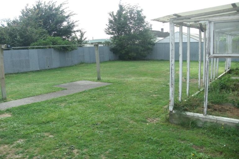 Photo of property in 1 Kauri Street, Levin, 5510