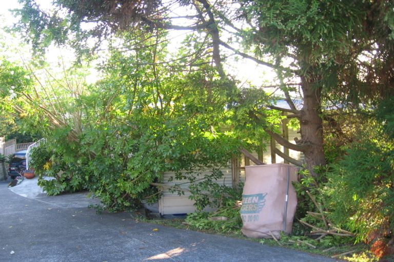 Photo of property in 58 Chivalry Road, Glenfield, Auckland, 0629