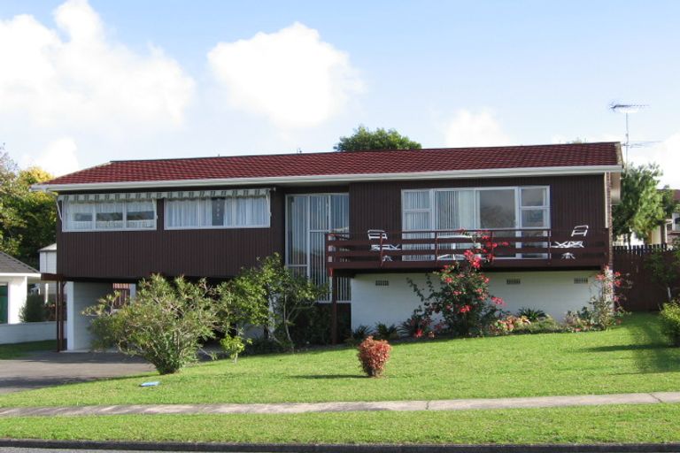 Photo of property in 25 Whiteacres Drive, Sunnyhills, Auckland, 2010