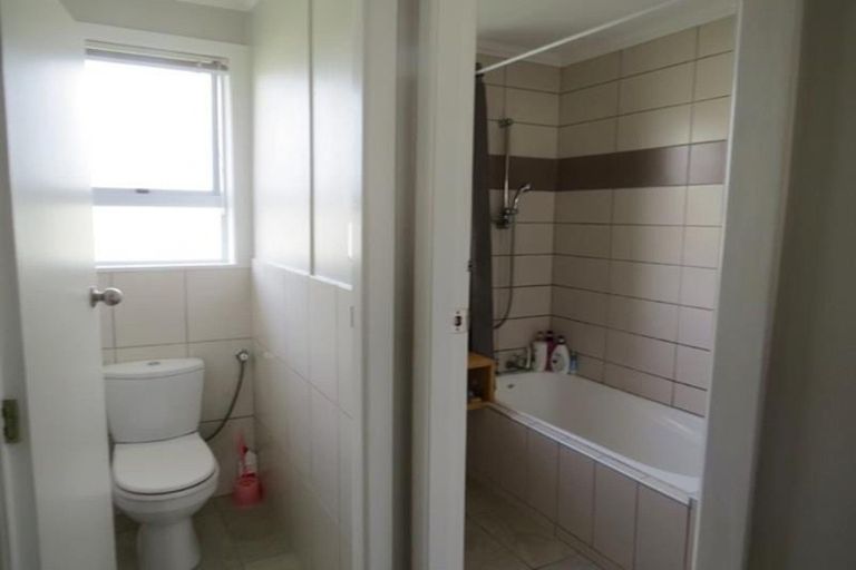 Photo of property in 142 Pembroke Street, Westown, New Plymouth, 4310