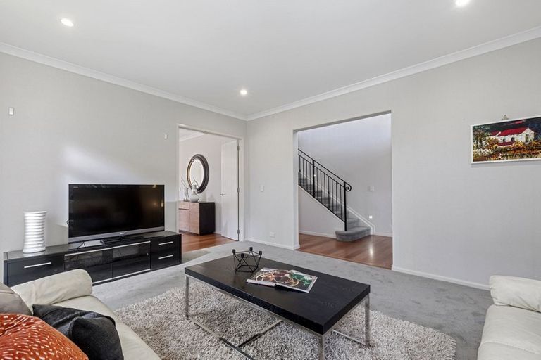 Photo of property in 12 Bur Oak Terrace, Schnapper Rock, Auckland, 0632