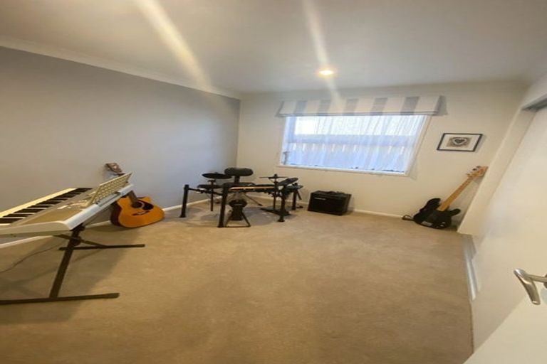 Photo of property in 8 Surfside Lane, Ruakaka, 0116