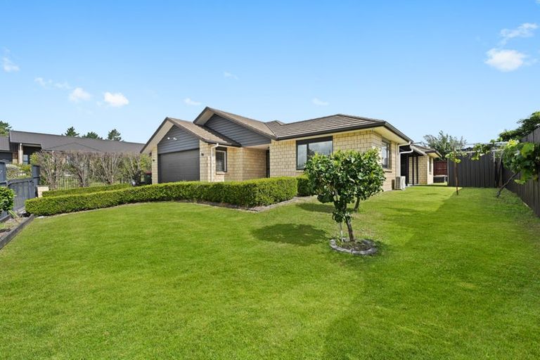 Photo of property in 12 Te Ironui Place, Huntington, Hamilton, 3210