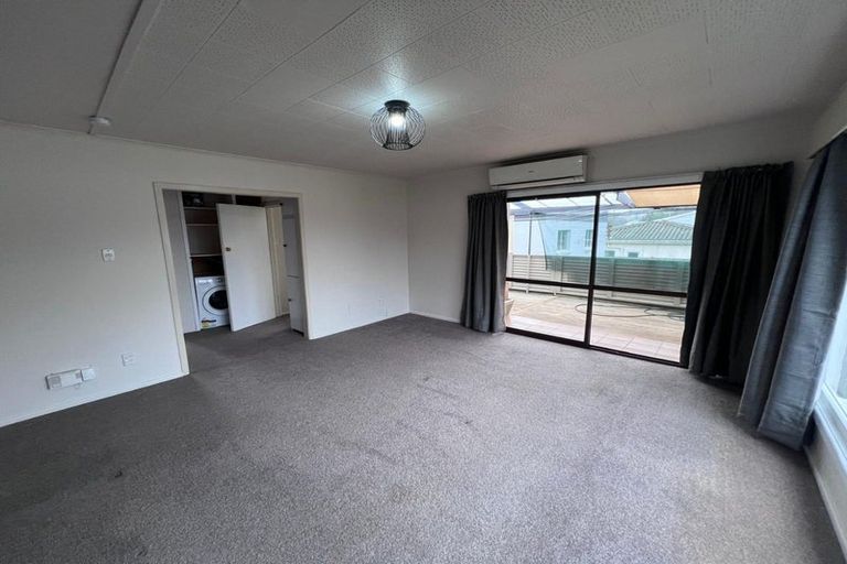 Photo of property in 84 Kaikorai Valley Road, Glenross, Dunedin, 9011