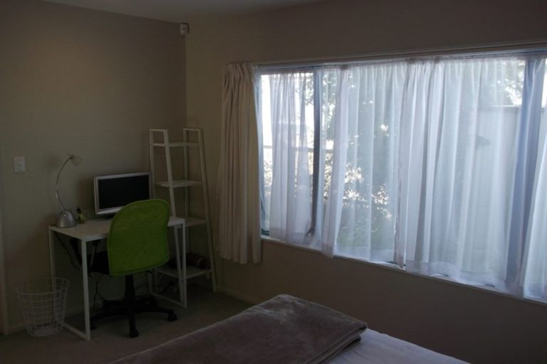 Photo of property in 83b Old Lake Road, Narrow Neck, Auckland, 0624